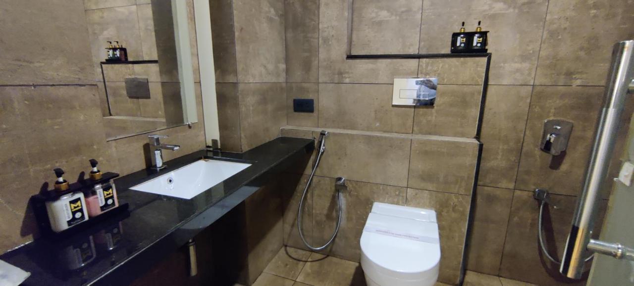 Rāipur The M Hotel מראה חיצוני תמונה