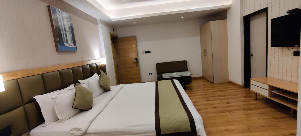 Rāipur The M Hotel מראה חיצוני תמונה